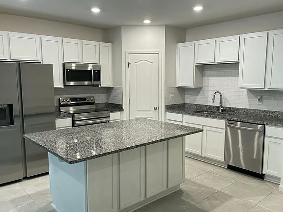 3rd image of 3233 Penny Cove Ln