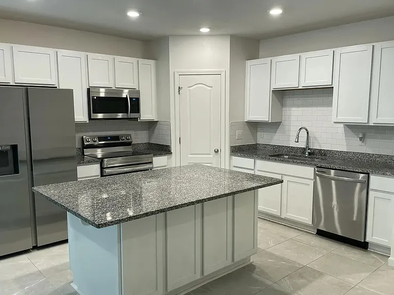 3233 Penny Cove Ln — Photo 3