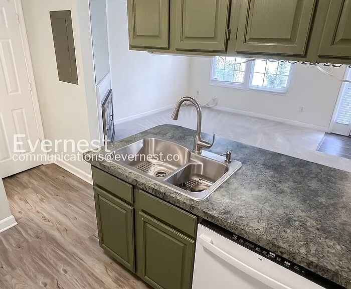 12135 Salemtown Dr — Photo 7