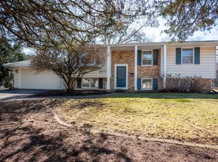 1144 Millburn Ct, Saint Charles, IL 60174
