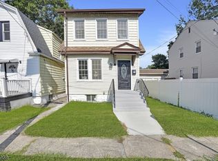 17 McAllister Pl, Irvington, NJ 07111