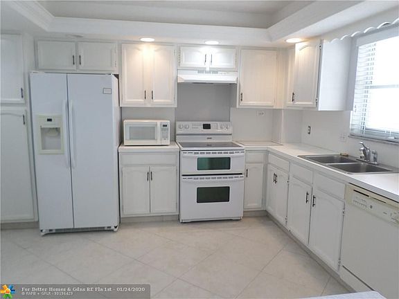 5th image of 3900 Galt Ocean Dr APT 1209