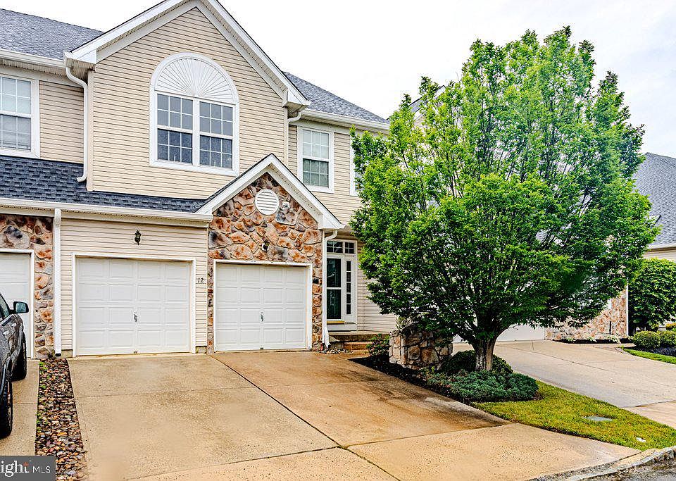 1st image of 12 Saint Andrews Ct