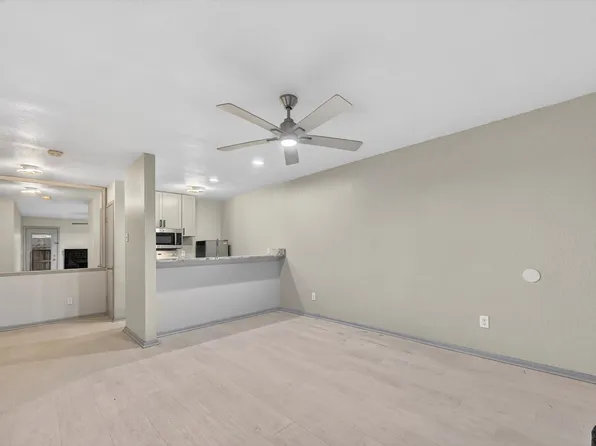 1810 N Garrett Ave APT 124, Dallas, TX 75206