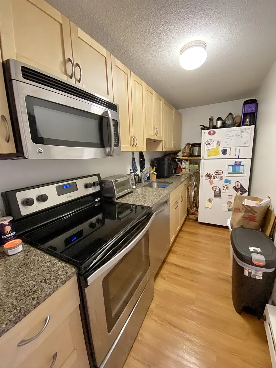 Building Photo - 94 Beacon St #46