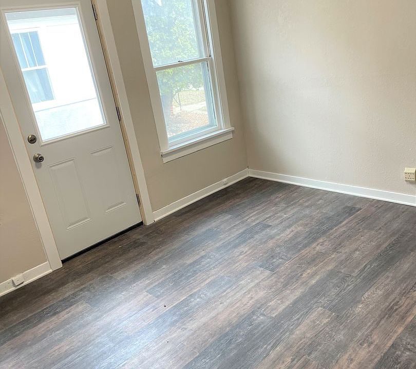 305 307 1/2 N Broadway Apartment Rentals Watertown, SD Zillow