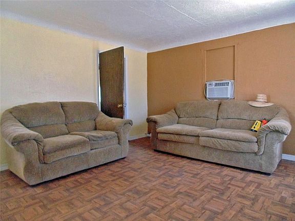 3rd image of 5932 Tampa Ave