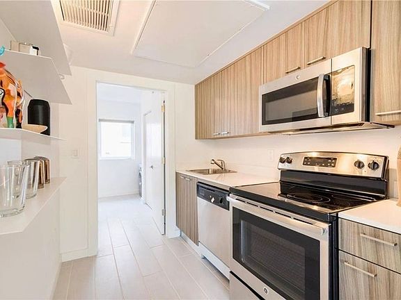 3rd image of 740 Meridian Ave APT 14