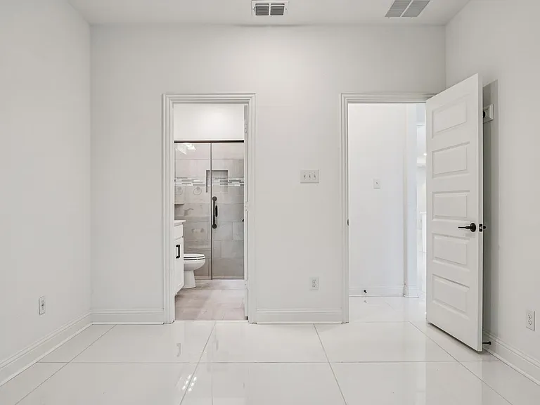 329 Magnolia St — Photo 23