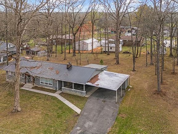 3rd image of 208 Dogwood Dr