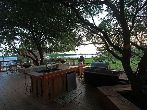 3rd image of 4001 Heron Cove Ln