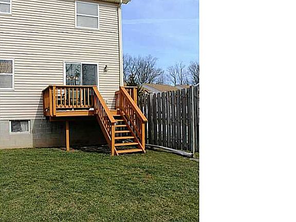 3rd image of 1279 Courtney Dr