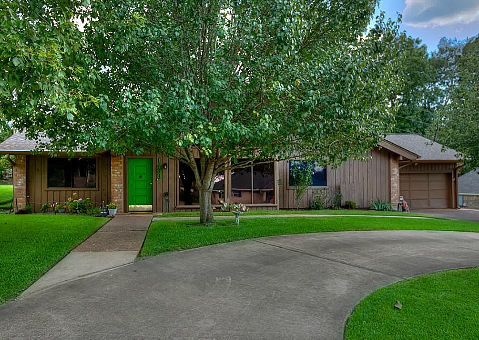 1st image of 1433 Green Briar Dr