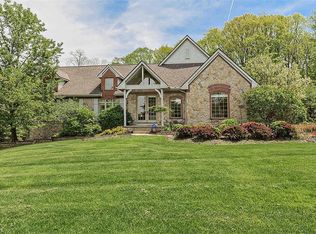 9035 Ledgemont Dr, Broadview Heights, OH 44147