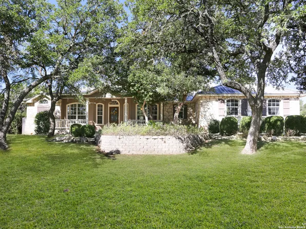 161 N Stallion Estates Dr, Spring Branch, TX 78070