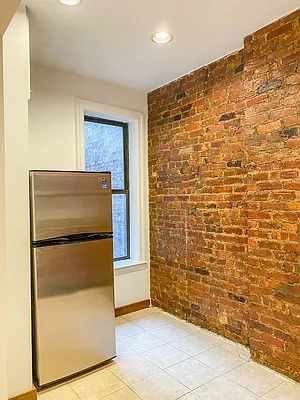 Rented by Compass | media 21