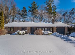 15 Leacock Dr, Ottawa, ON K2K 1R6