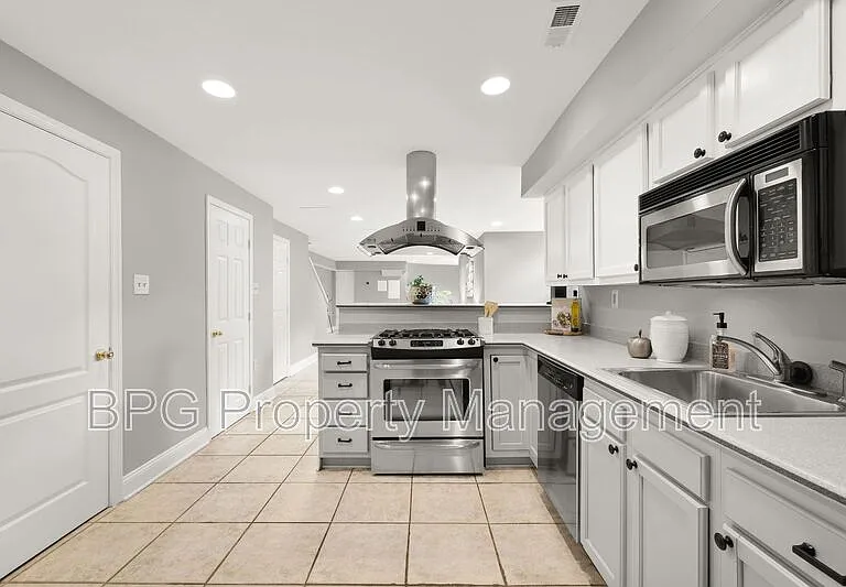 1819 1st St NW #A — Photo 3