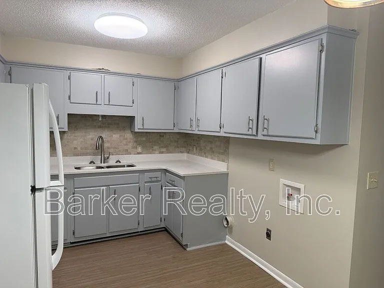 205 E Ransom St #1B — Photo 4