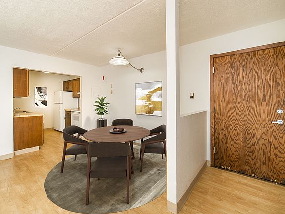 4th image of 830 13th St S #507