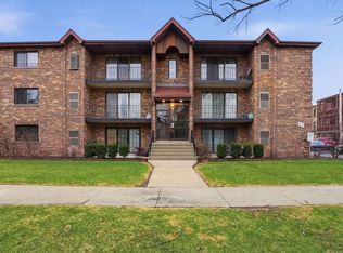 17 N Madison Ave, La Grange, IL 60525