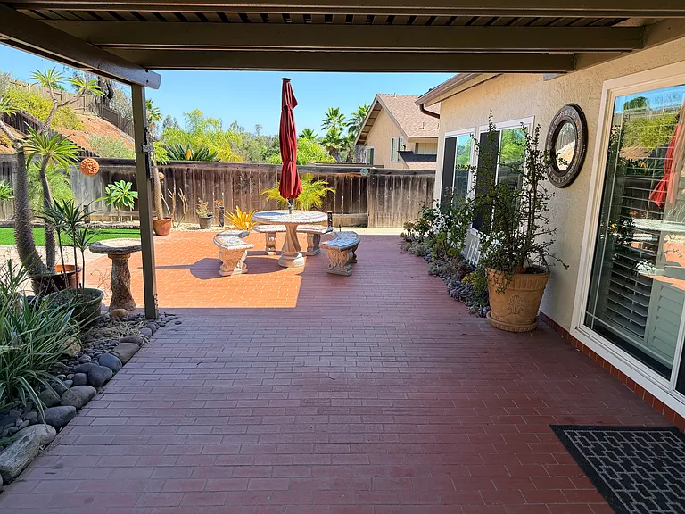 2134 Merlyn Pl — Photo 37