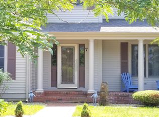 7 Penelope Rd, Bourne, MA 02532