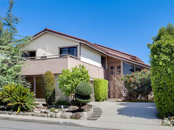 3rd image of 716 Crest Vista Dr