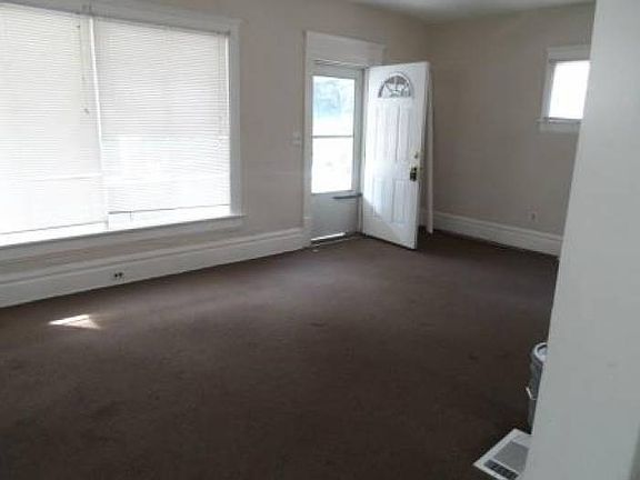 4th image of 493 Edgewood Ave
