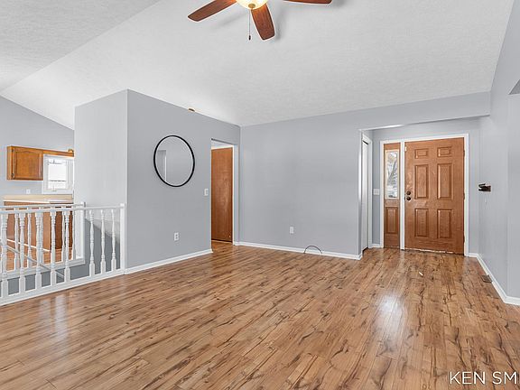 5th image of 3621 Barker St