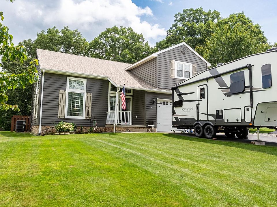 1st image of 187 Shady Lake Dr