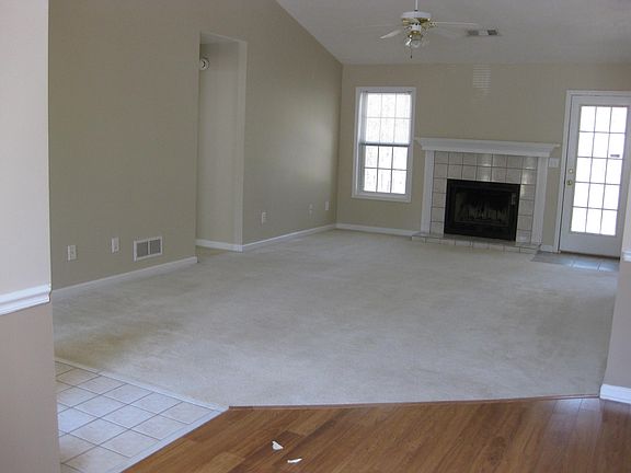 3rd image of 3145 Autumn Woods Dr