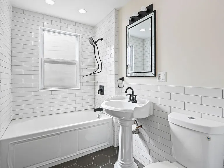 30 Tuttle St #2 — Photo 20