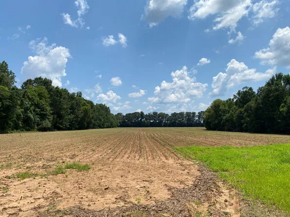 1 Taylor Cir, Atmore, AL 36502
