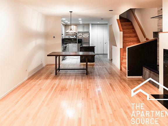 2nd image of 1810 N Fremont St #Townhouse