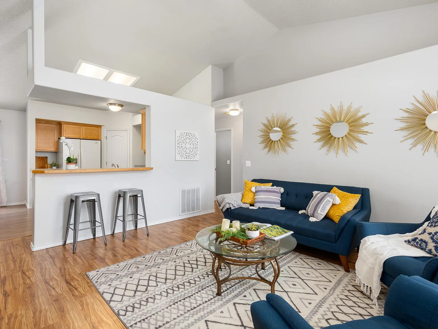 75 S Pebble Ct — Photo 3