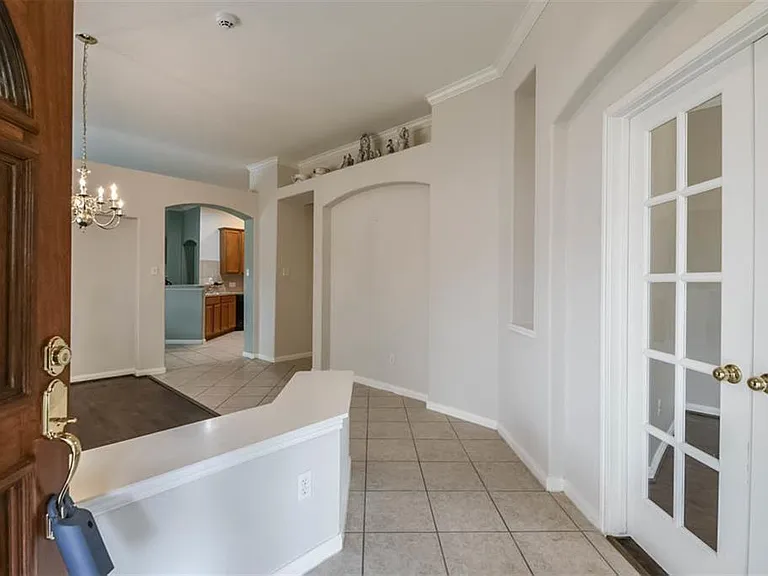 5911 Mettler Ln — Photo 6