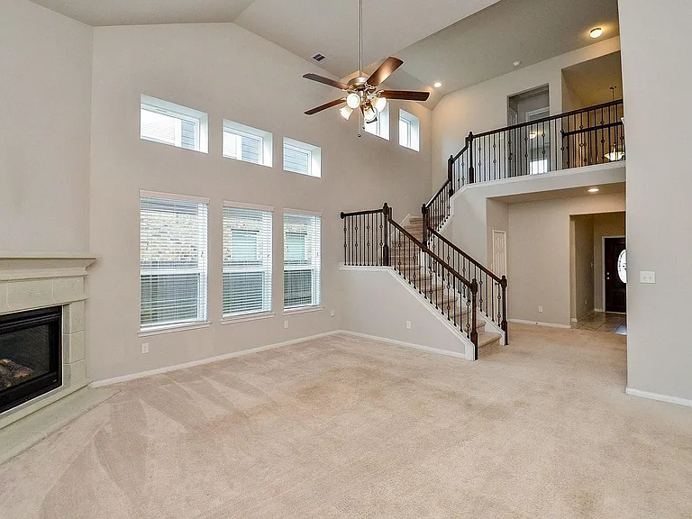 5443 Grand View Dr — Photo 4