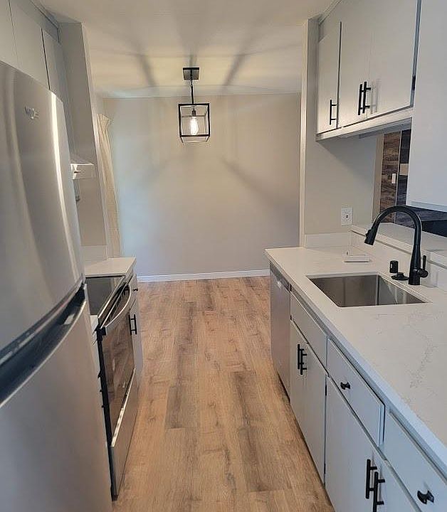 Kitchen & Dining Area