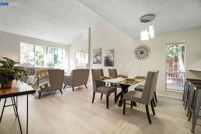 125 Connemara Way #28