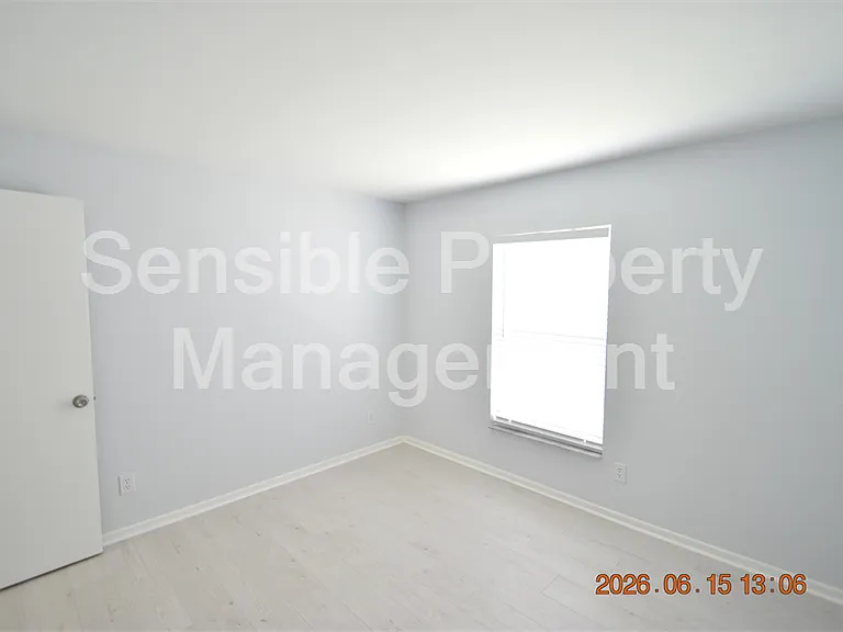 9304 Heritage Oak Ct — Photo 30