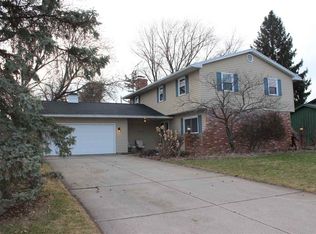 54119 Old Mill Dr, Elkhart, IN 46514