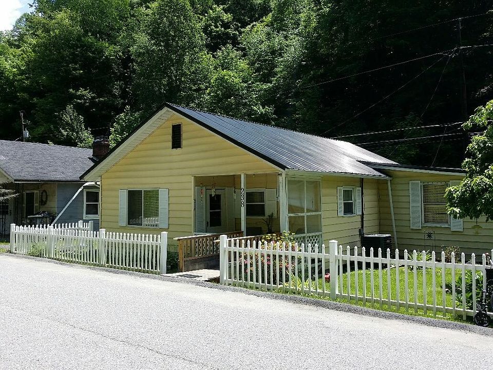 1st image of 238 Mill St