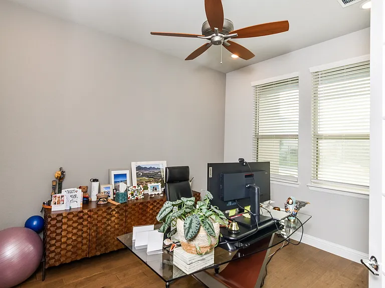 2516 Maidenhair Rd — Photo 17