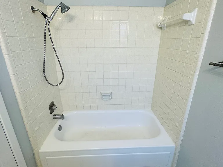214 Portsmouth Dr — Photo 19