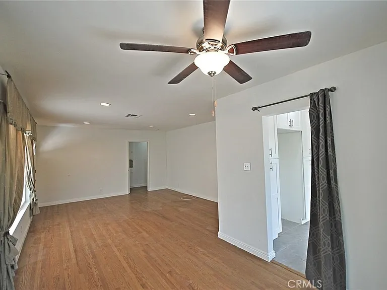10622 Zelzah Ave — Photo 7