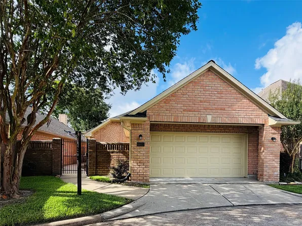 8027 Oakwood Garden St, Houston, TX 77040