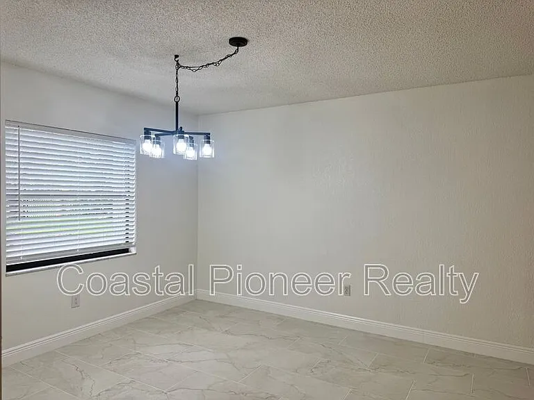 18306 Crawley Rd — Photo 15