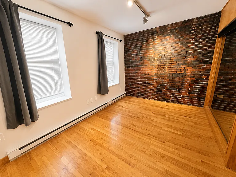5 Thacher Ct #1 — Photo 6