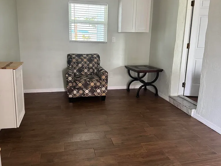 4281 Yorkshire Dr — Photo 10
